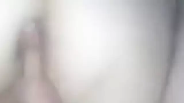 عاشقای قزاقستانی یواشکی تو آکتوبه نگاه می کنن.